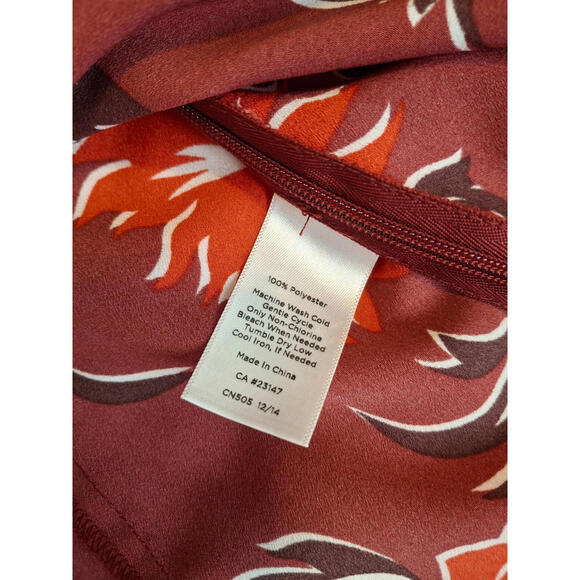 Talbots Women's Size 10 Sleeveless V-Neck Red & Maroon Floral‎ Side Zip Blouse - Picture 8 of 8